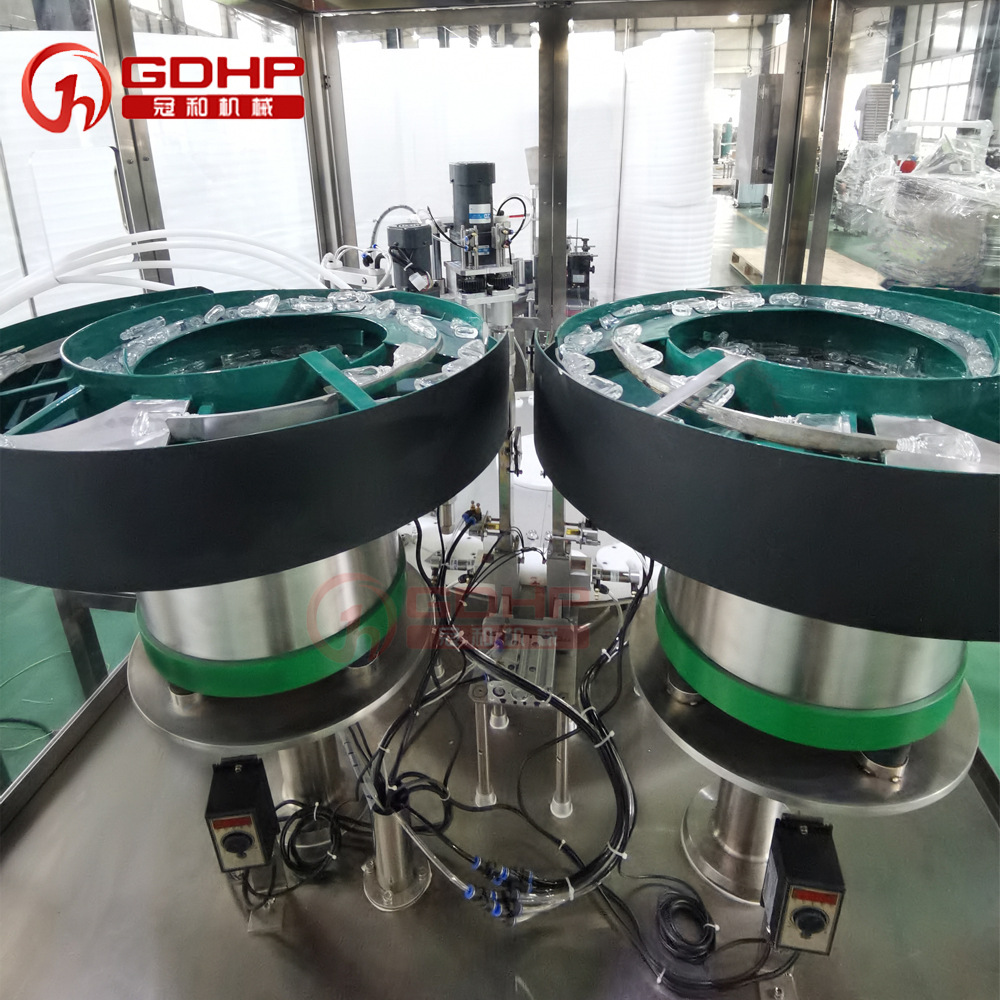 全自動(dòng)小瓶灌裝旋蓋貼標(biāo)線-3